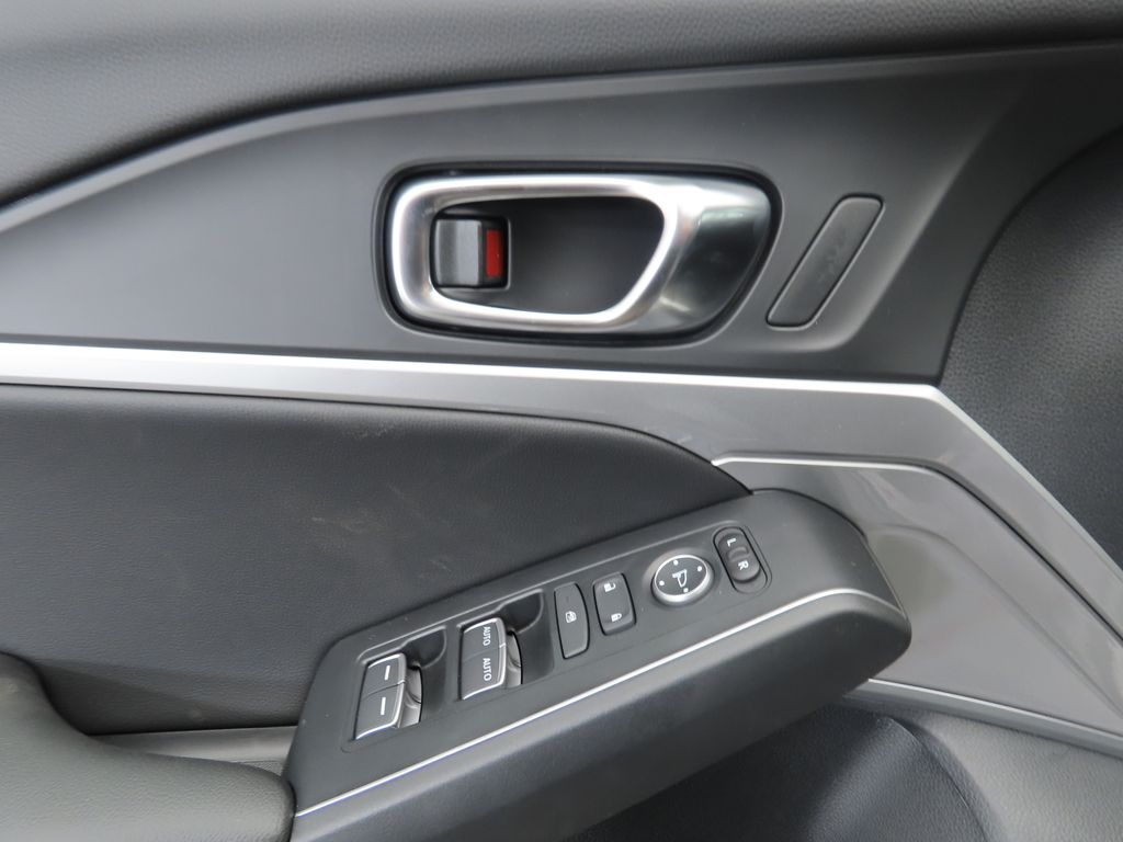 Thumbnail: 2025 Acura Integra - 25