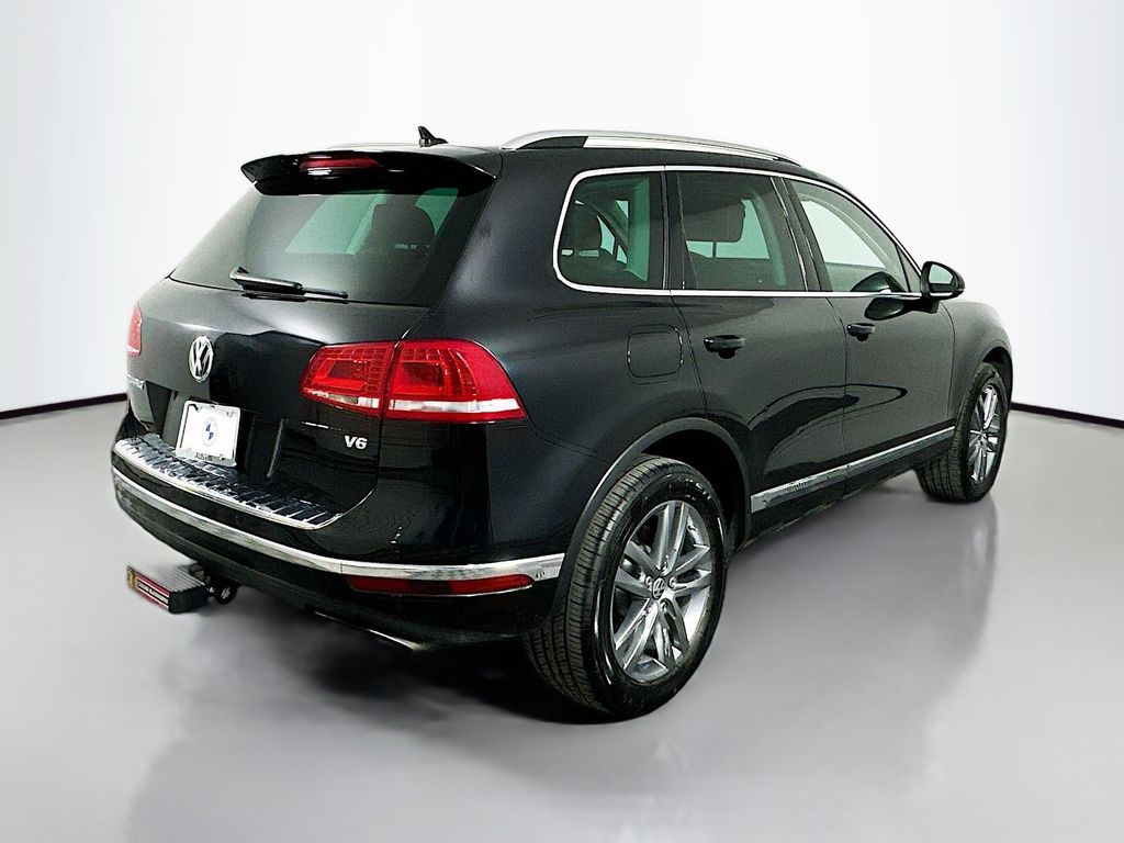 Thumbnail: 2015 Volkswagen Touareg - 5