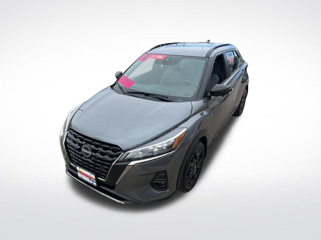 2024 Nissan Kicks SR photo