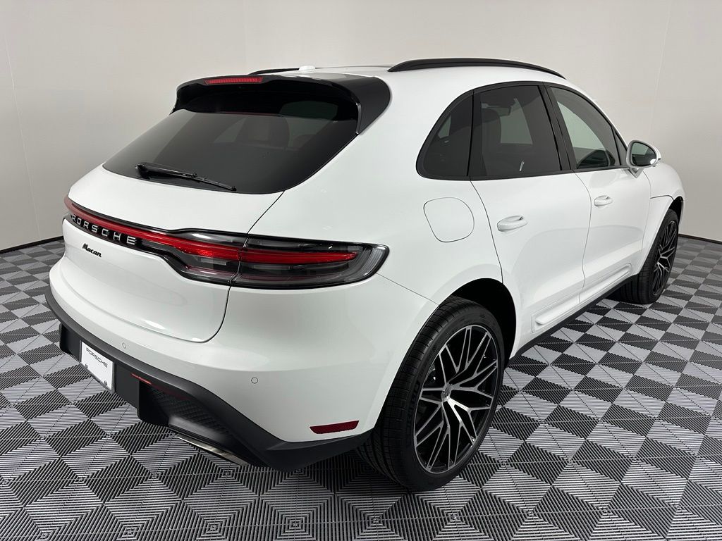 Thumbnail: 2026 Porsche Macan - 10