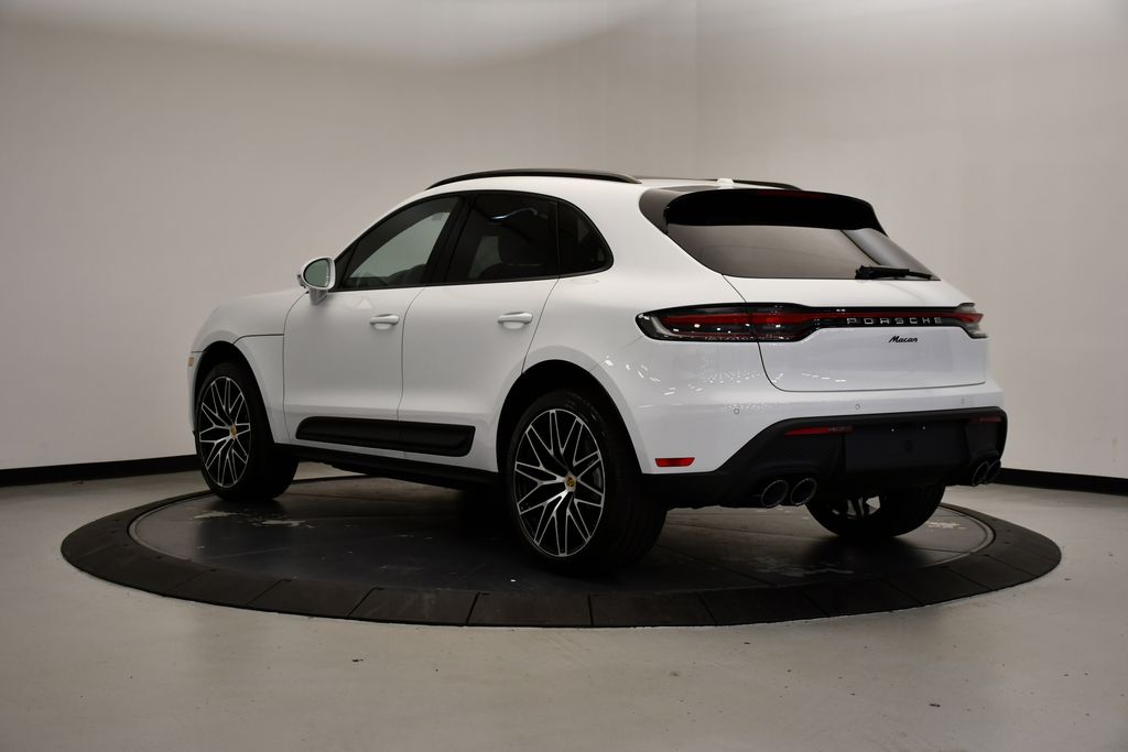 Thumbnail: 2026 Porsche Macan - 3