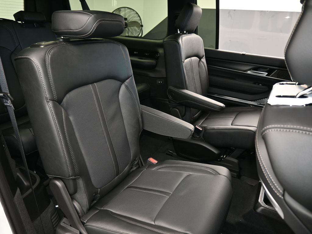 New 2026 Bright White Clearcoat Jeep Summit Obsidian image 43