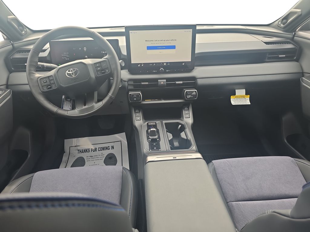 2026 Toyota RAV4 XSE - Photo 9