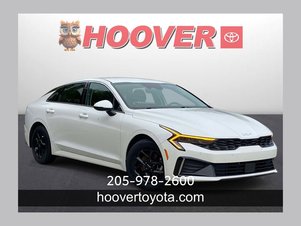 Snow White Pearl 2025 Kia K5 Sedan Front-Wheel Drive 8-Speed Automatic