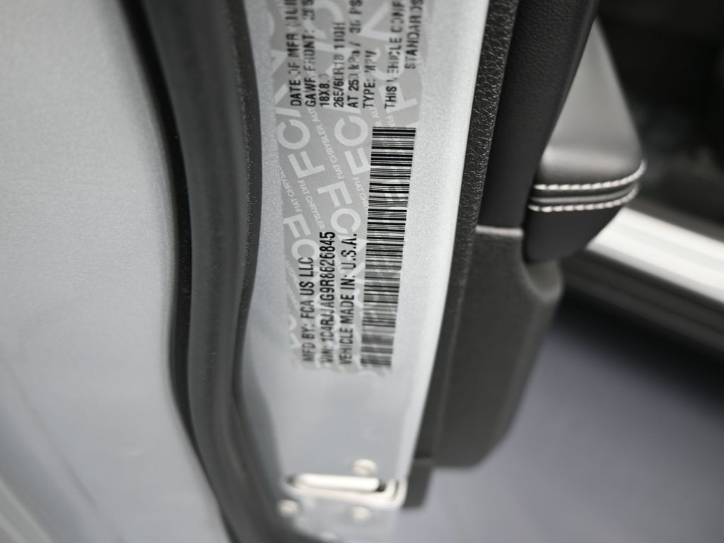 Used 2024 Silver Zynith Jeep Laredo image 17