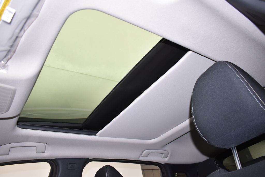 Thumbnail: 2026 Nissan Kicks - 23