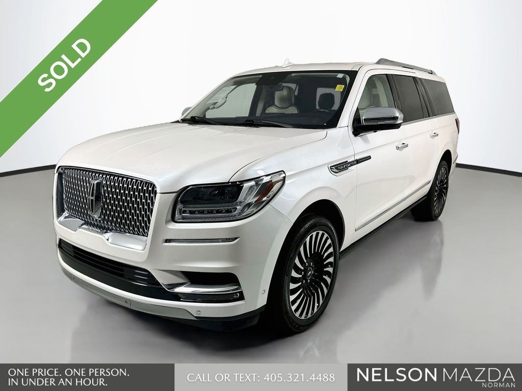 White Platinum Clearcoat Metallic 2019 Lincoln Navigator SUV / Crossover Four-Wheel Drive Automatic