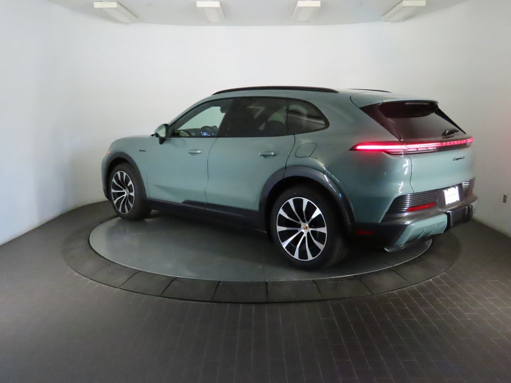 Thumbnail: 2026 Porsche Cayenne - 3