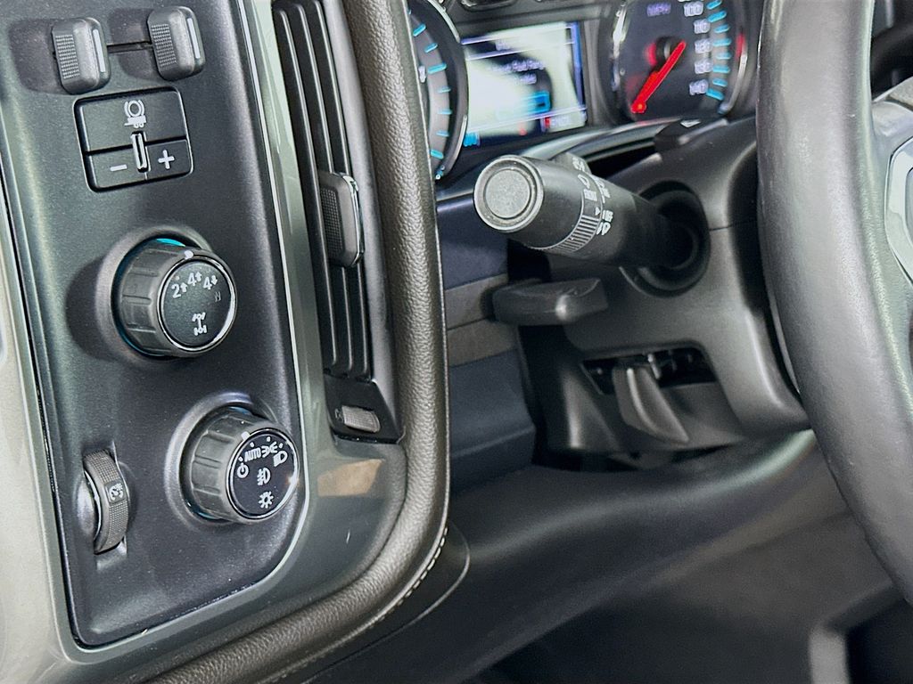 Thumbnail: 2019 Chevrolet Silverado 3500 - 10