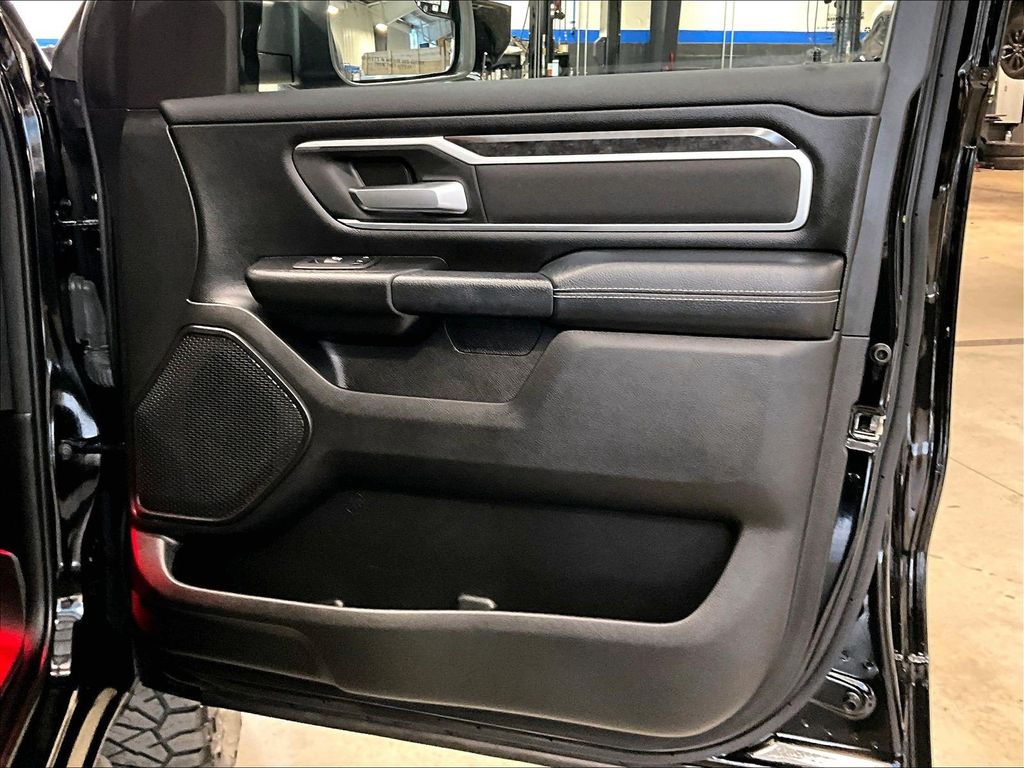 2023 Ram 1500 — photo 12