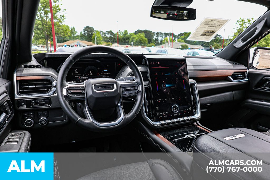 Used 2025 White GMC Denali image 31