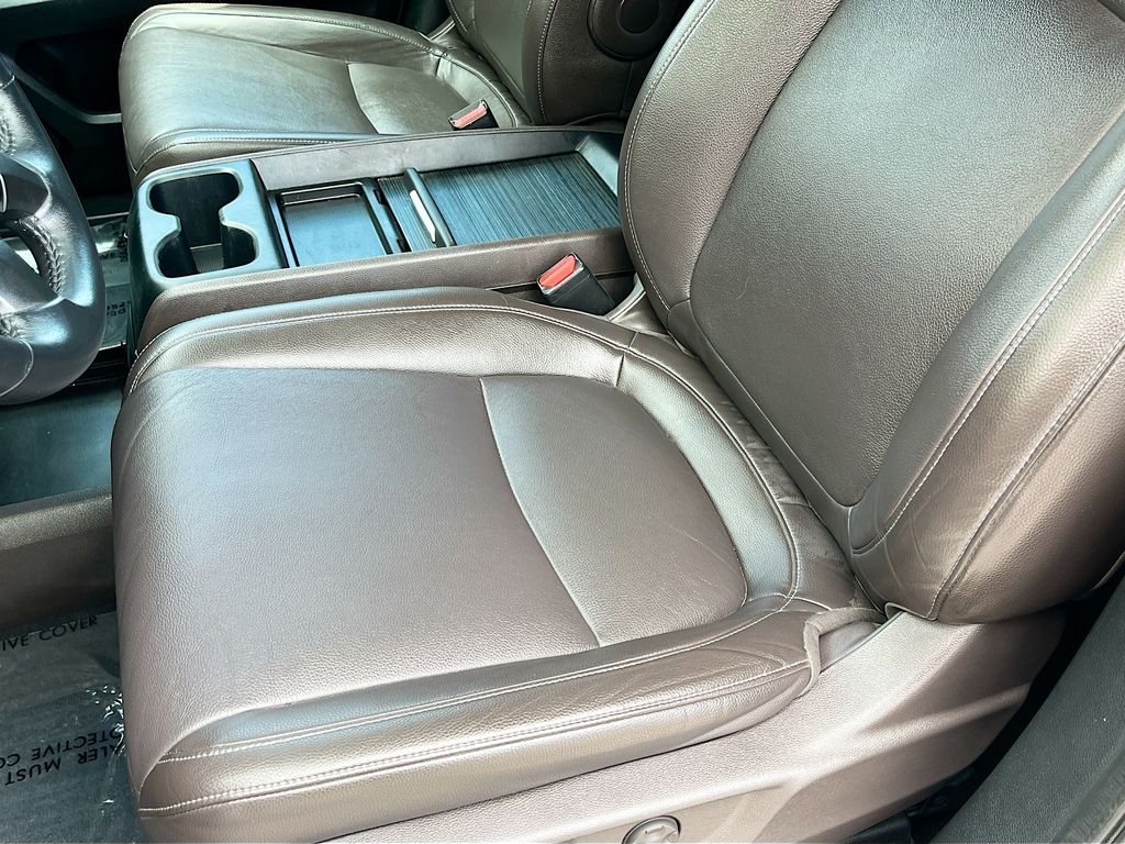 Used 2023 Silver Honda Touring image 19