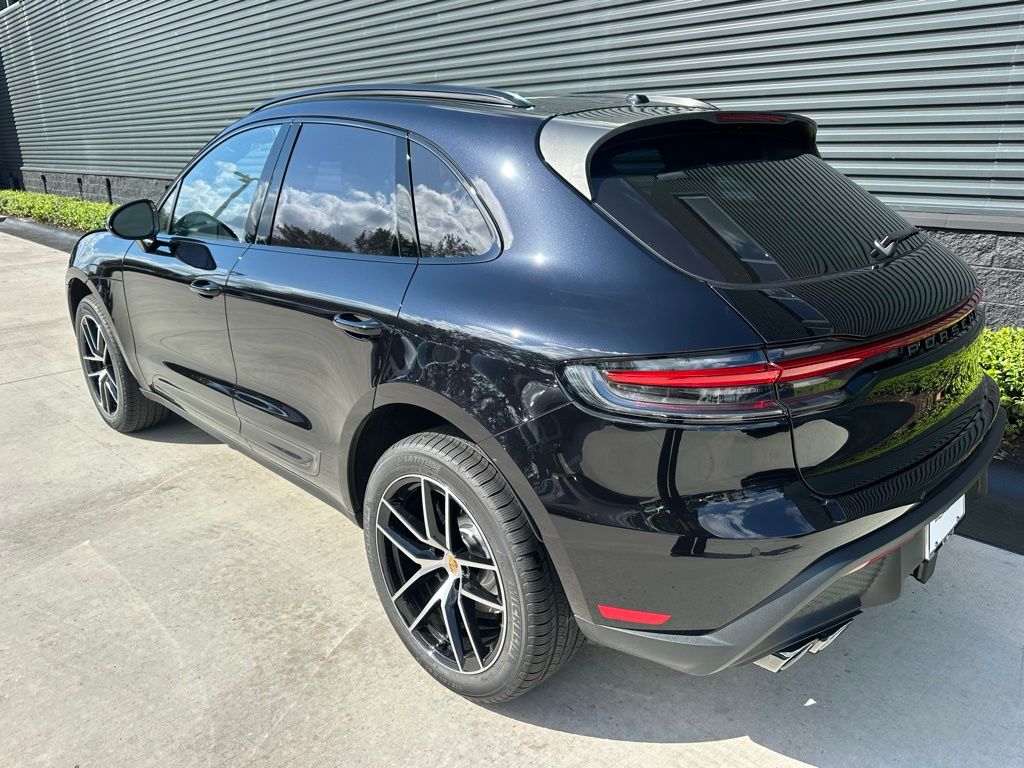 Thumbnail: 2026 Porsche Macan - 3