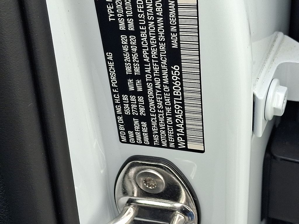 Thumbnail: 2026 Porsche Macan - 28