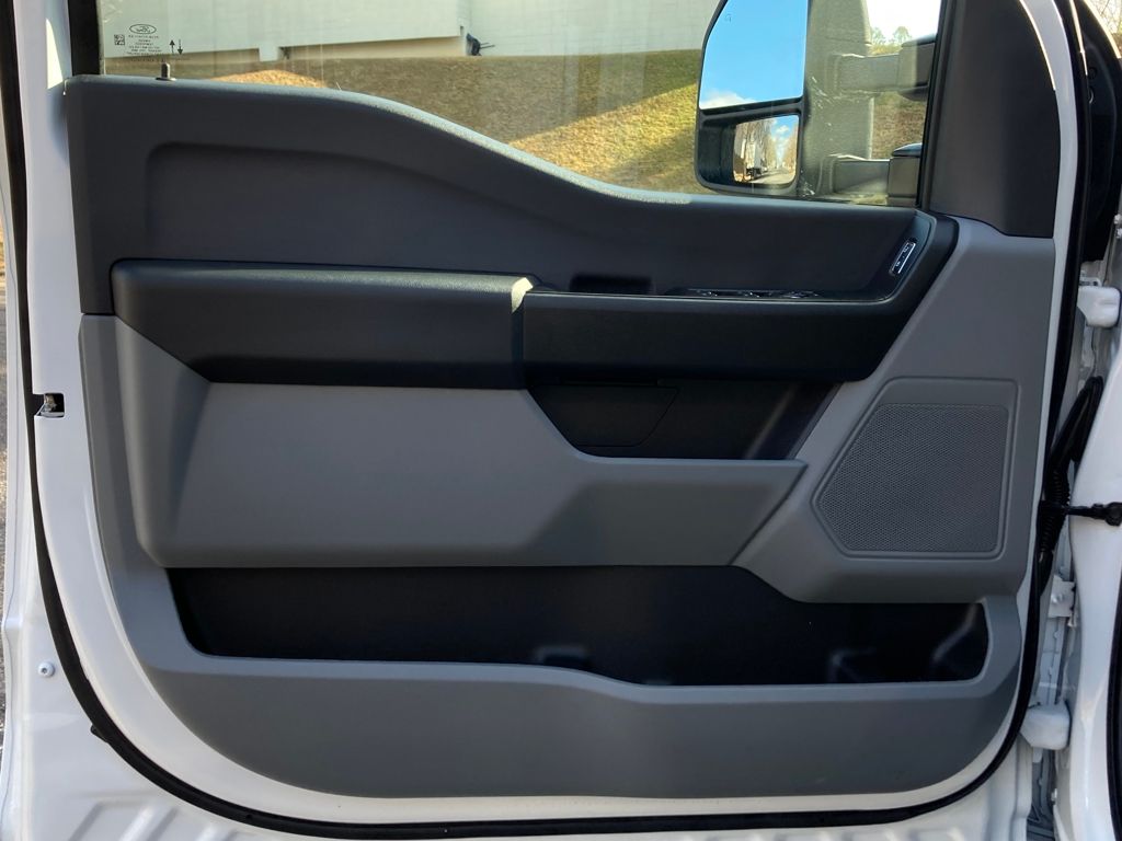 2025 Ford F-550 Chassis XL