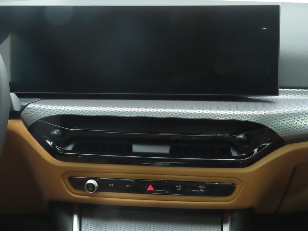 Thumbnail: 2025 BMW i4 - 14