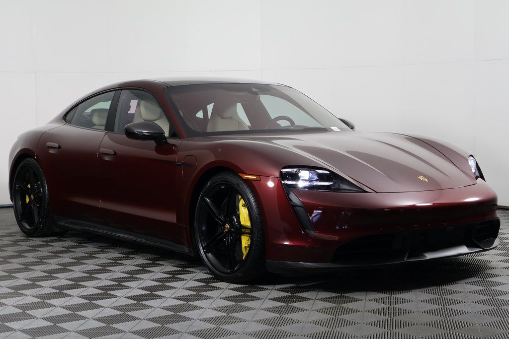 Thumbnail: 2021 Porsche Taycan - 3