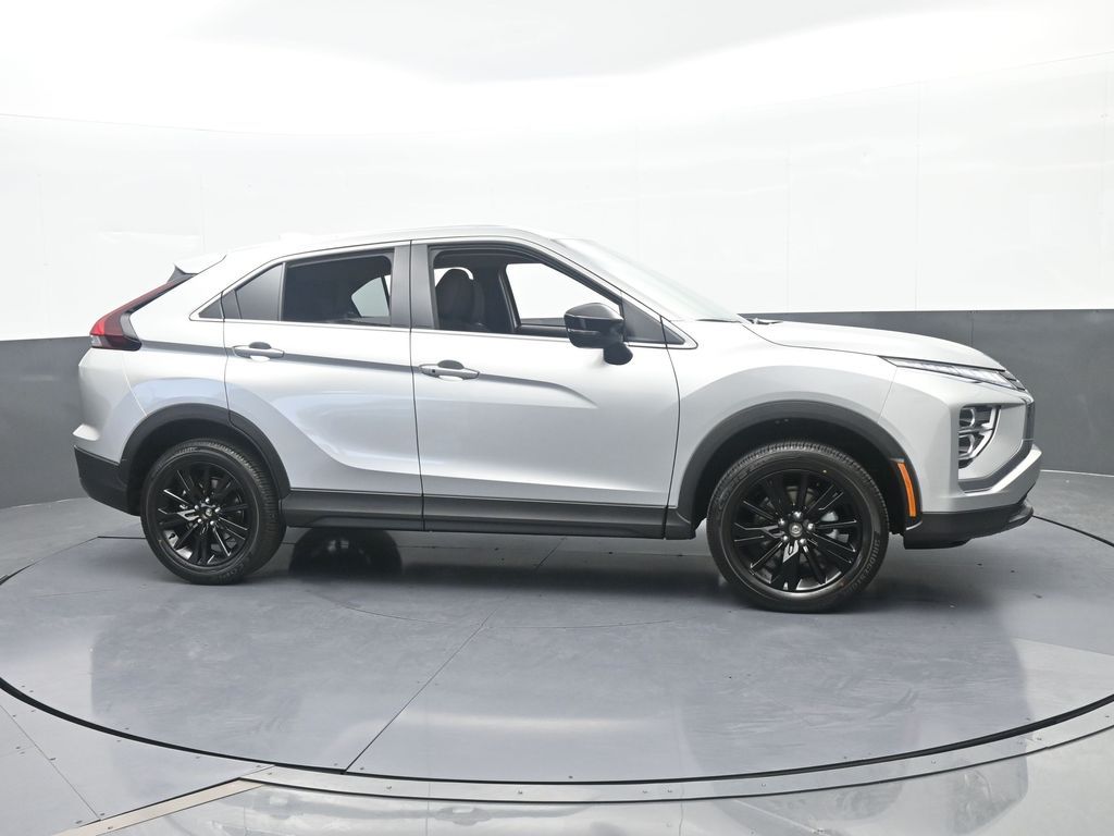 New 2026 Silver Mitsubishi LE image 3
