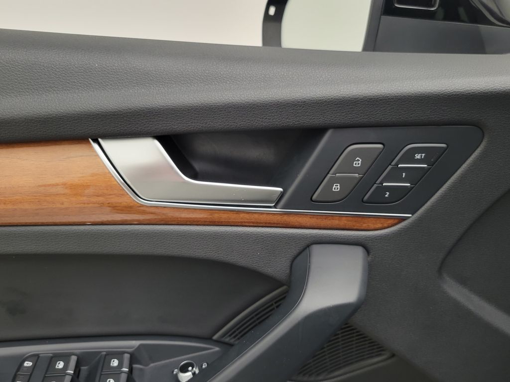 Thumbnail: 2023 Audi Q5 - 30
