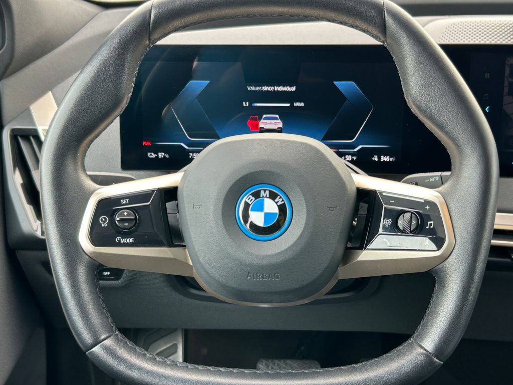 Thumbnail: 2022 BMW iX - 18