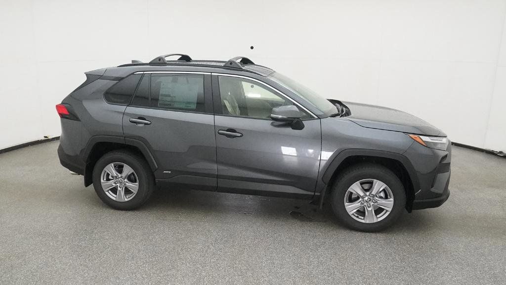 2025 Toyota RAV4 XLE 11