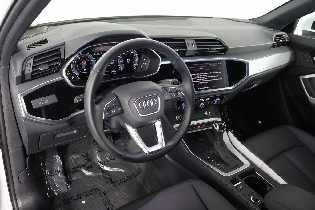 Thumbnail: 2024 Audi Q3 - 7