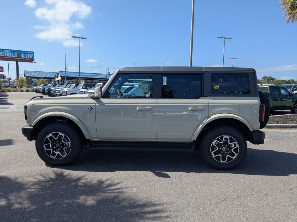 2025 Ford Bronco Outer Banks