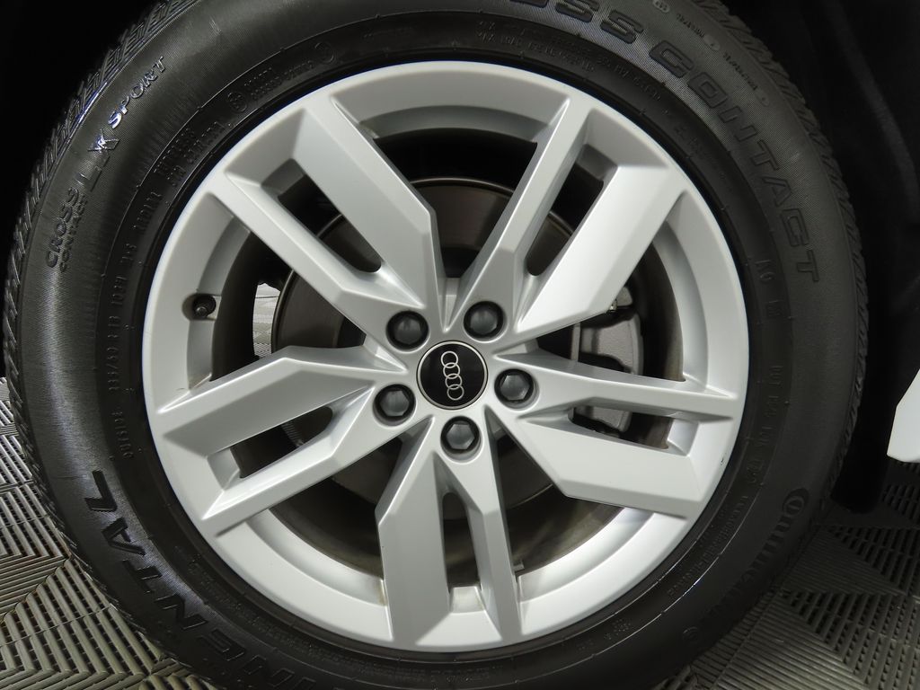 2024 Audi Q5 e Premium 32