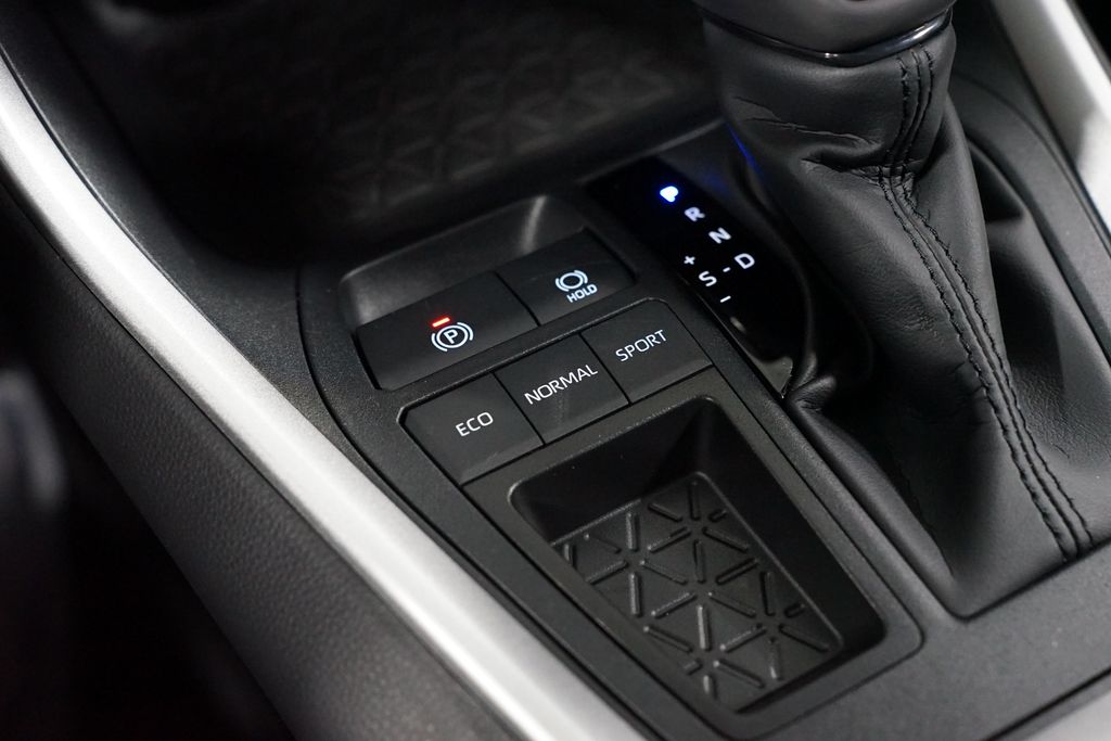 Thumbnail: 2025 Toyota RAV4 - 22