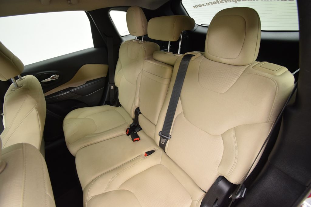 used 2015 Jeep Cherokee car, priced at $9,500