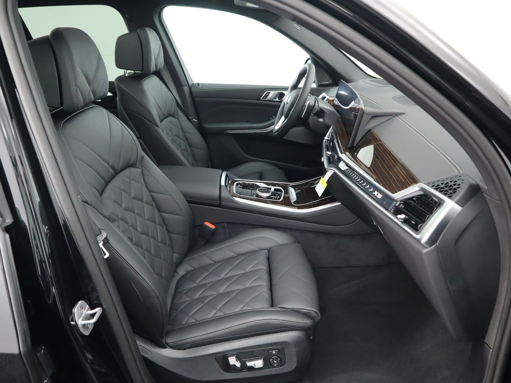 Thumbnail: 2026 BMW X5 - 21