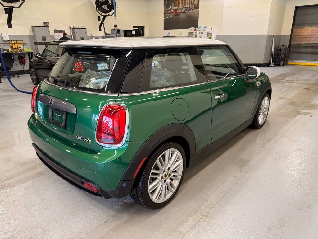 Thumbnail: 2021 MINI Cooper Hardtop - 6