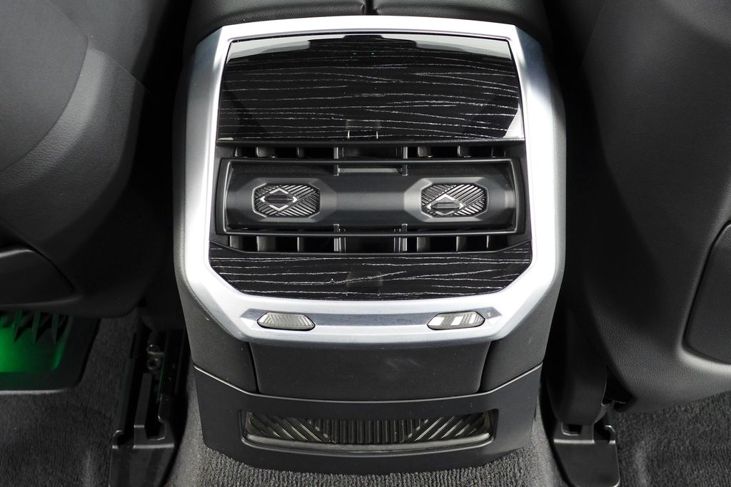 Thumbnail: 2024 BMW 7 Series - 19