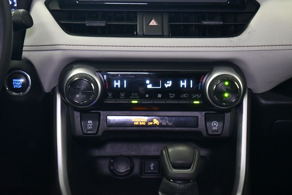 Thumbnail: 2021 Toyota RAV4 - 20