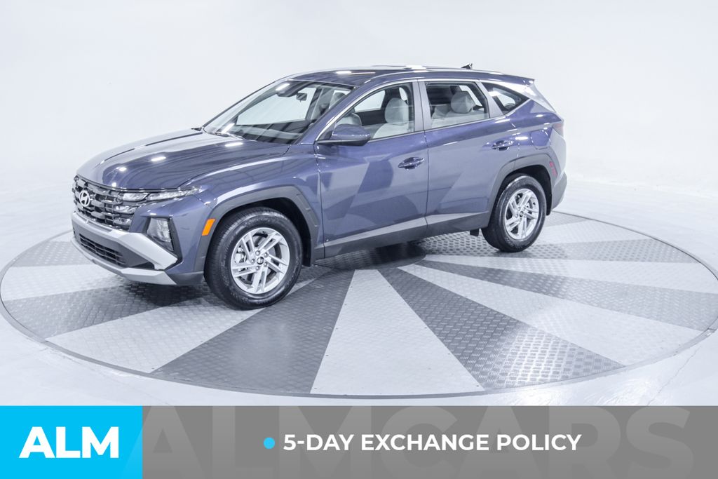 2025 Hyundai Tucson SE photo 3