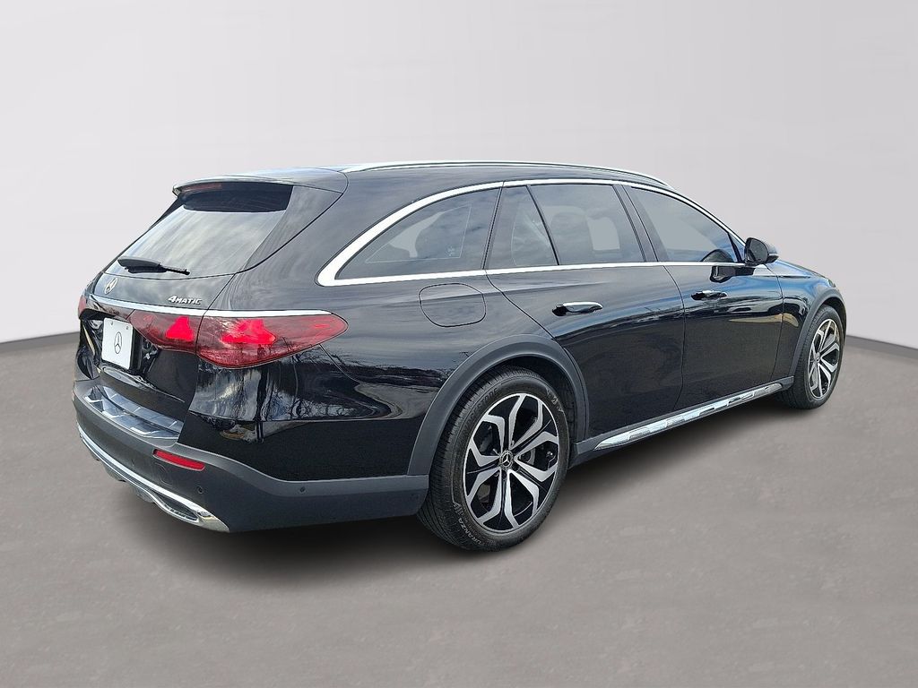 Thumbnail: 2025 Mercedes-Benz E-Class - 4
