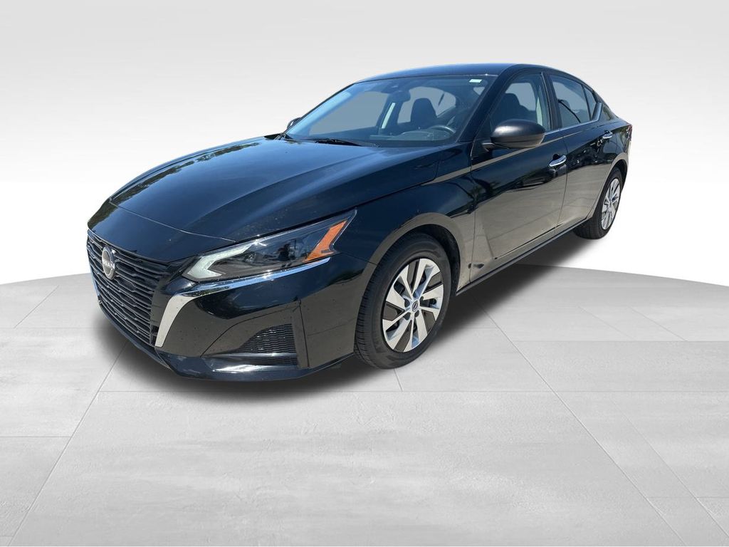 2024 Super Black Clearcoat Nissan Altima 2.5 S FWD Sedan
