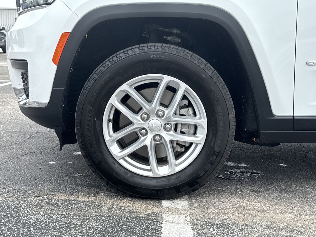 2025 Jeep Grand Cherokee L Laredo White at Classic Elite Chevrolet Sugar Land