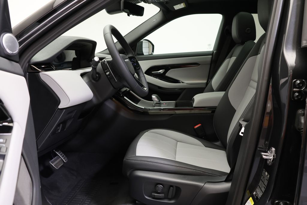 Thumbnail: 2026 Land Rover Range Rover Evoque - 29