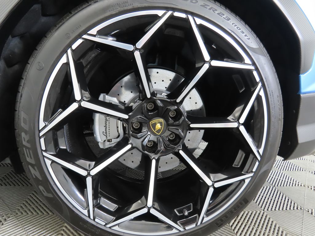 Thumbnail: 2024 Lamborghini Urus - 31