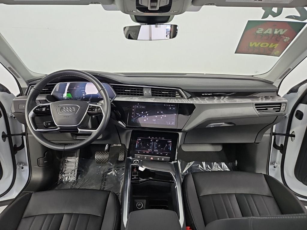 Thumbnail: 2024 Audi Q8 e-tron - 26