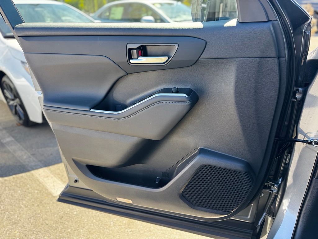 New 2026 Toyota Highlander SUV