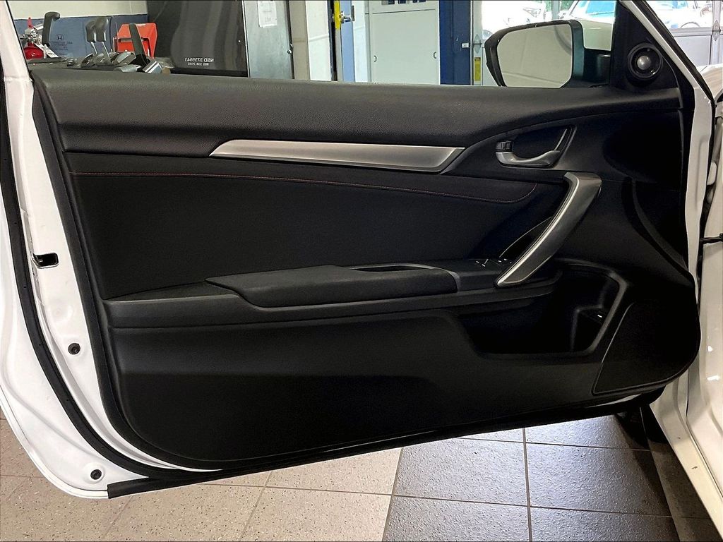 2017 Honda Civic — photo 9