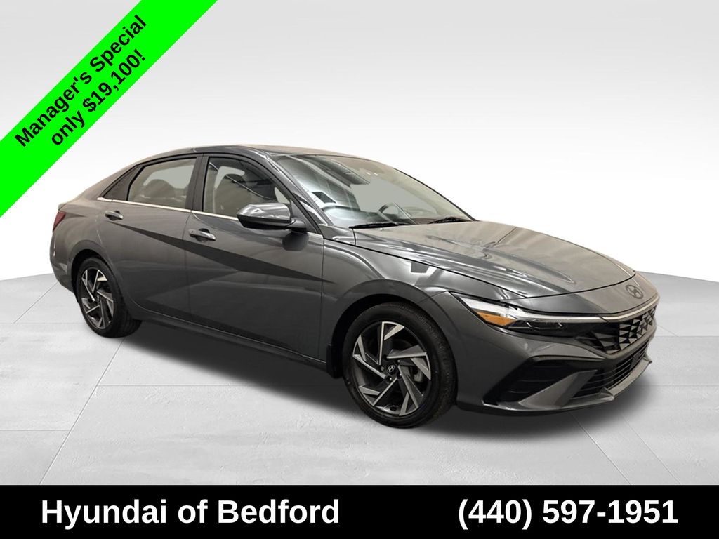 2024 Hyundai Elantra SEL - Image 3
