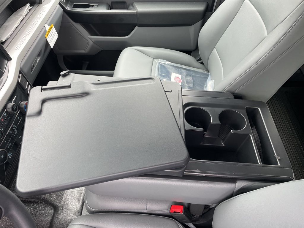 2025 Ford F-550 Chassis XL