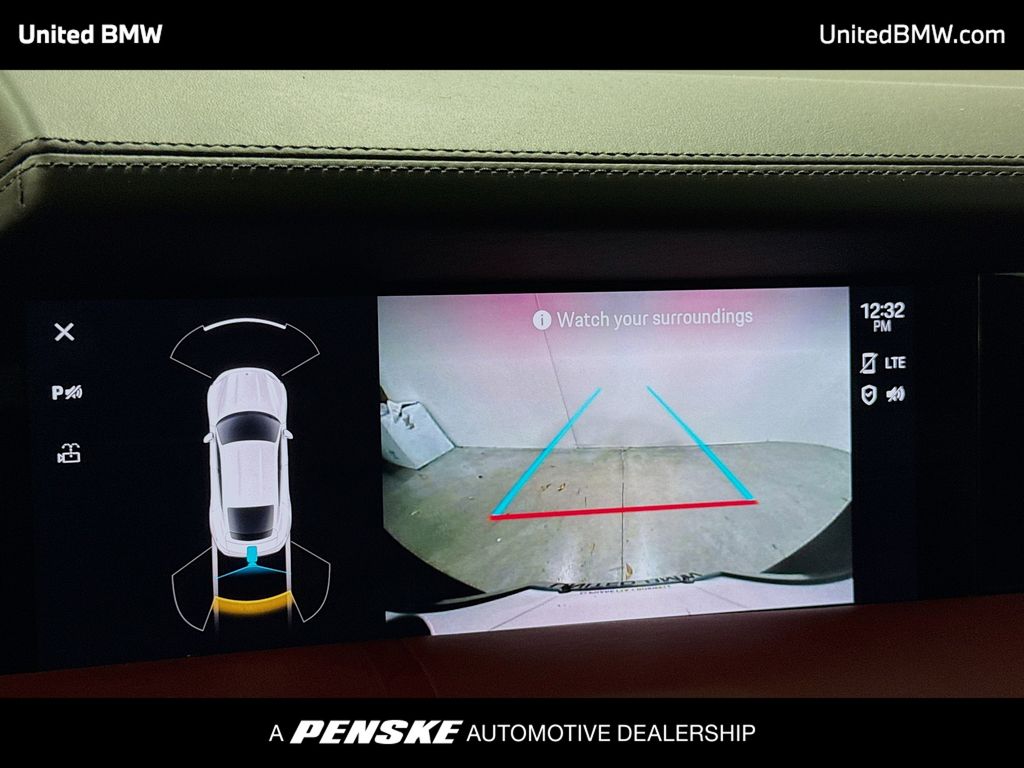 Thumbnail: 2022 Porsche Taycan - 9