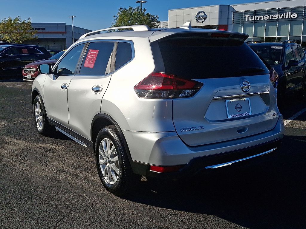 Thumbnail: 2018 Nissan Rogue - 4