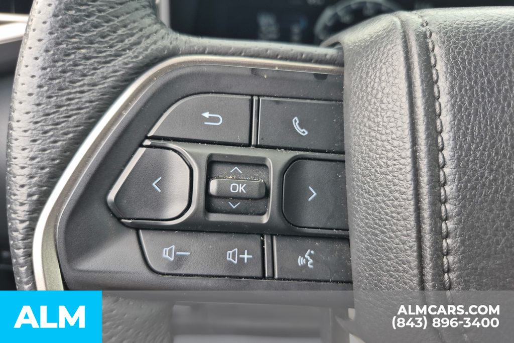 Used 2025 White Toyota SR5 image 31