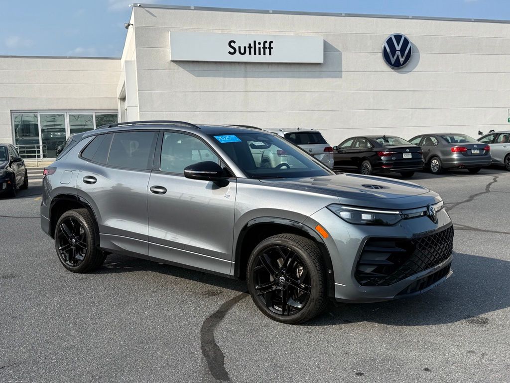 2025 Volkswagen Tiguan 2.0T SE R-Line Black Gray at Sutliff Volkswagen