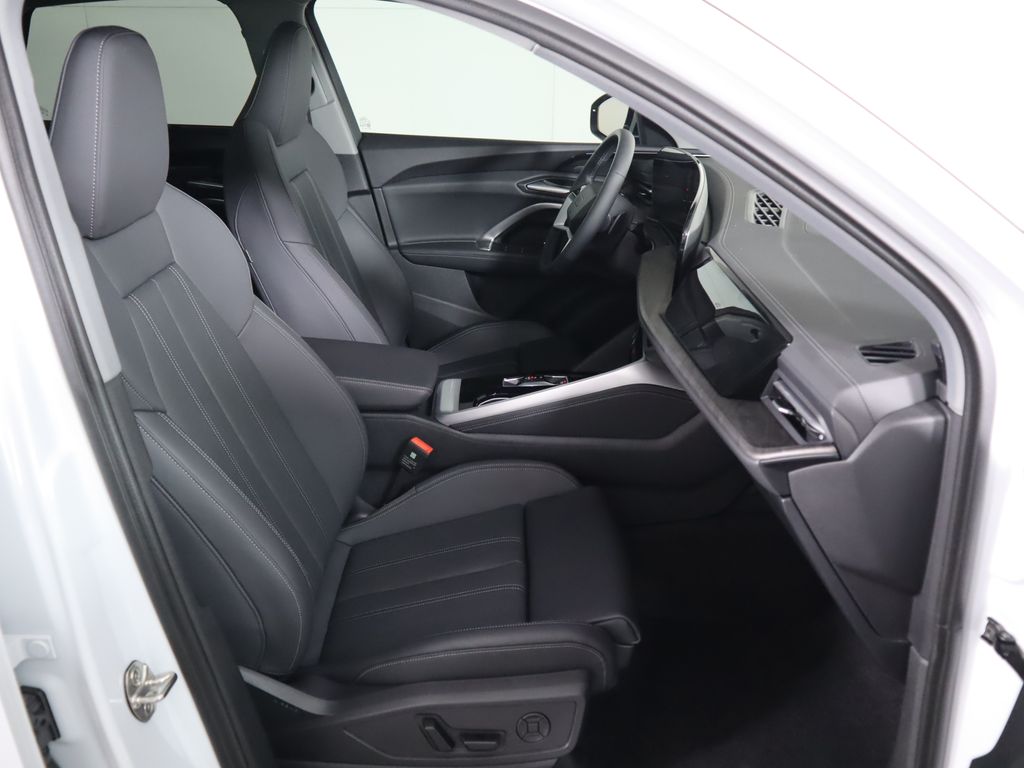 Thumbnail: 2025 Audi Q5 - 22